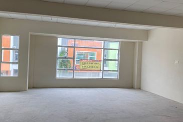 HOT!! Taman 1 Lagenda Double Storey Shop Lot @ Melaka City for Rent 