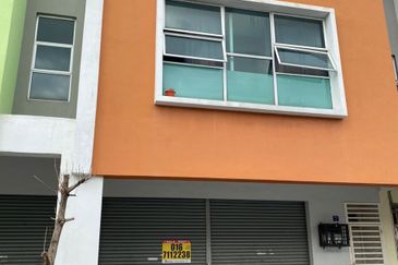 HOT!! Taman 1 Lagenda Double Storey Shop Lot @ Melaka City for Rent 