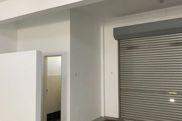 HOT!! Taman 1 Lagenda Double Storey Shop Lot @ Melaka City for Rent 