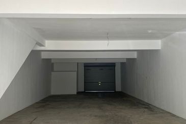HOT!! Taman 1 Lagenda Double Storey Shop Lot @ Melaka City for Rent 