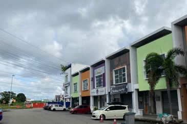 HOT!! Taman 1 Lagenda Double Storey Shop Lot @ Melaka City for Rent 