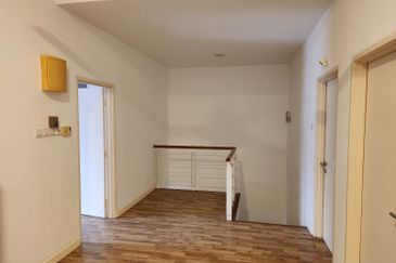 Double storey semi D House @ Tiara Melaka Golf & Country Club for Sale