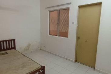 Near SMK Ideal Heights Townhouse unit at Taman Amansiara (Selayang,3R2B)