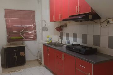 Near SMK Ideal Heights Townhouse unit at Taman Amansiara (Selayang,3R2B)