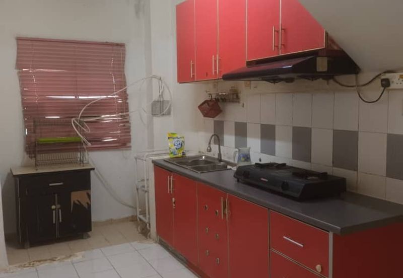 Near SMK Ideal Heights Townhouse unit at Taman Amansiara (Selayang,3R2B)