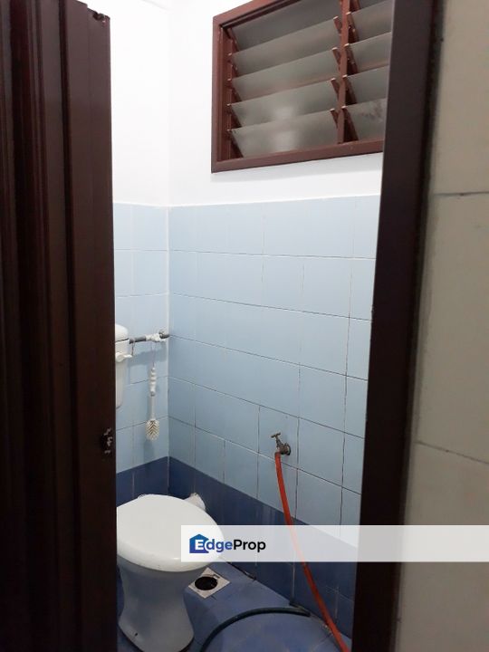 Partially Furnished Fans Below Market Value Enggang Apartment 3+1 rooms Don’t miss out , Selangor, Bandar Kinrara Puchong