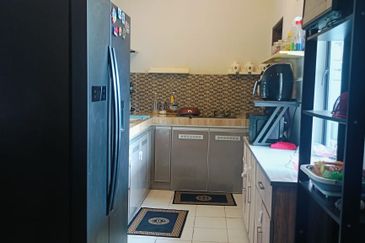 Full Furnish Spacious Unit 3-Storey Terraced House(4R4B,Batang Kali)