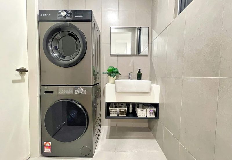 Yolo Signature Suites