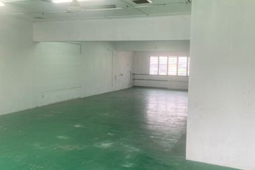 Spacious Shop Lot Unit in Bangunan skppk(Petaling Jaya)