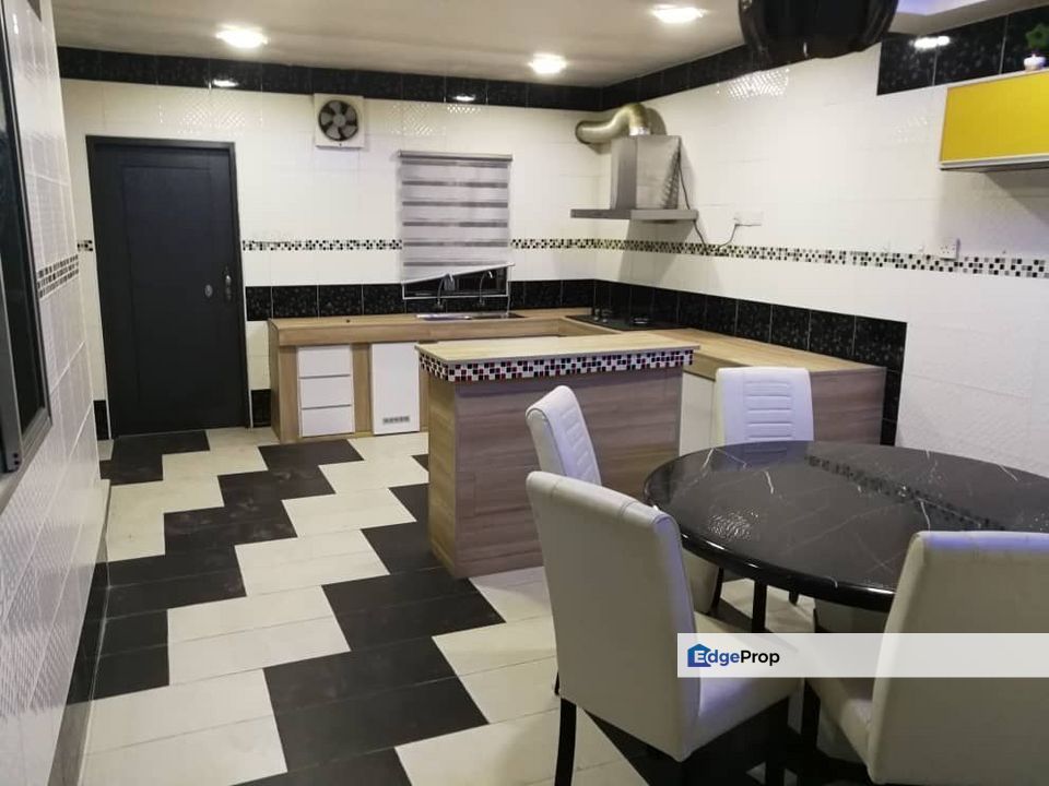 Desa Latania, Shah Alam@ 2 Storey Terrace Fully Renovated+Fully Furnished 22x75, Freehold, BMV, Selangor, Shah Alam