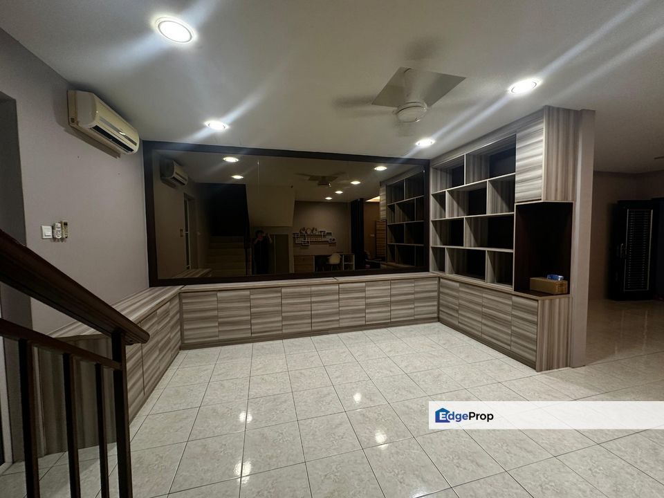 Bandar Nusaputra Puchong 2 Storey Terrace House for sale Fully Renovated + Fully Furnished, Selangor, Puchong South