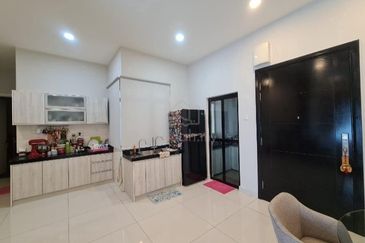 Bangsar South Condominium ( Saville@The Park Bangsar) Freehold Partially Furnished 1019 sq.ft For Sale RM 650,000