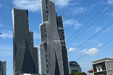 Mont Kiara Service Residence @ The Arte Freehold Fully Furnished For Sale RM 750,000