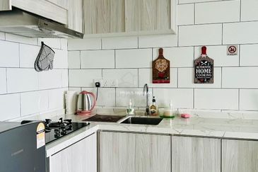 Mont Kiara Service Residence @ The Arte Freehold Fully Furnished For Sale RM 750,000