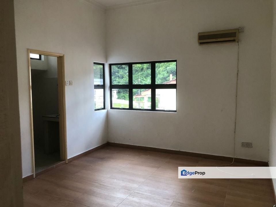 Fully Renovated+Extended Spacious Semi D Unit in Tmn Koperasi Cuepac(Cheras,6R6B), Selangor, Kajang