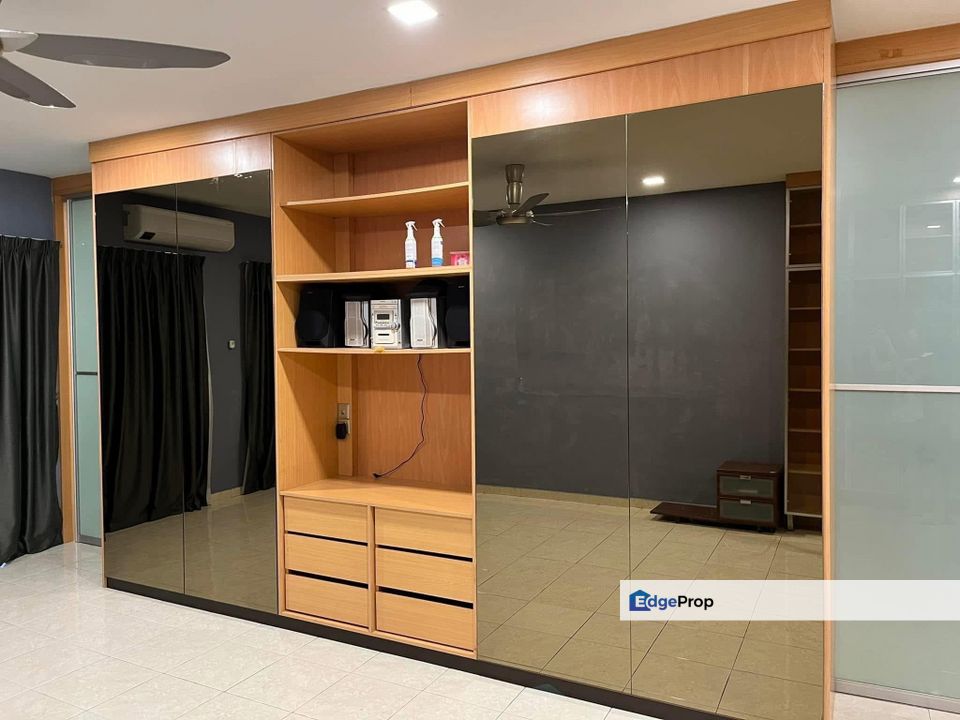 Bandar Nusaputra 1 Super-Link 20x100 Furnished and Fully Renovated Terrace, Puchong , Selangor, Puchong South