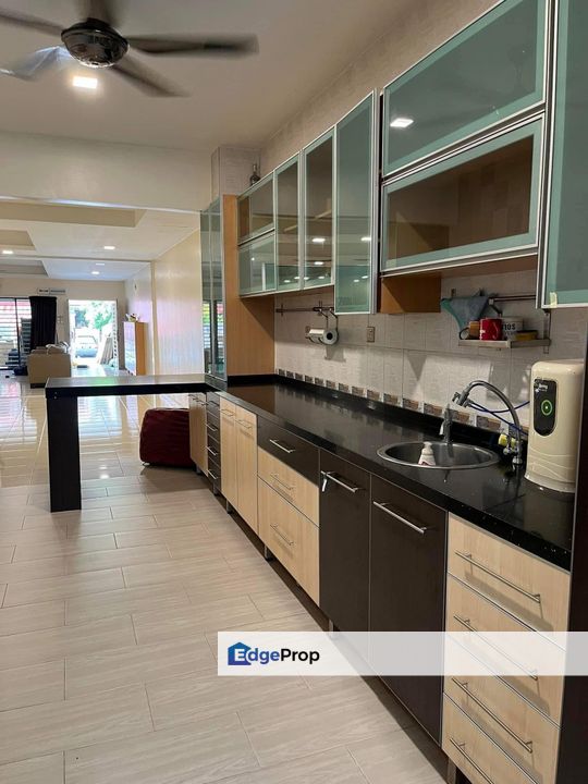 Bandar Nusaputra 1 Super-Link 20x100 Furnished and Fully Renovated Terrace, Puchong , Selangor, Puchong South