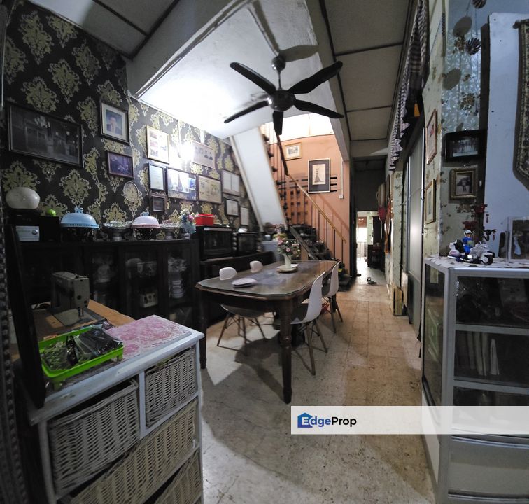 Near SMK Seri Gombak 1.5-Storey Terraced unit at Taman Desa Minang (Batu Caves,4R2B), Selangor, Gombak