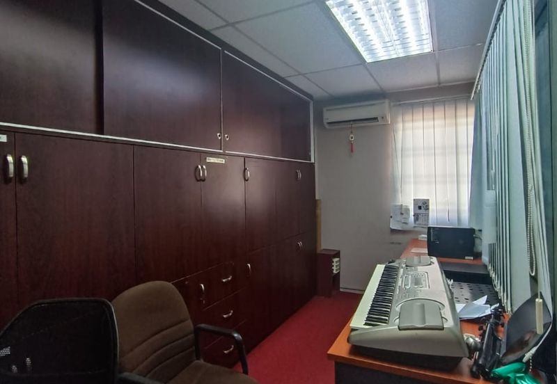 Nice Second Floor Fully Furnish Office @ Plaza Mahkota Melaka for Sale