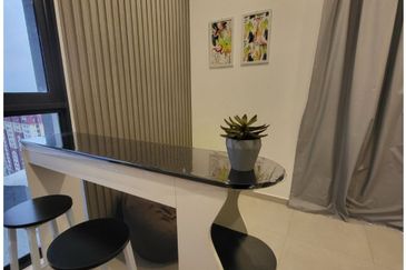 Yolo Signature Suites