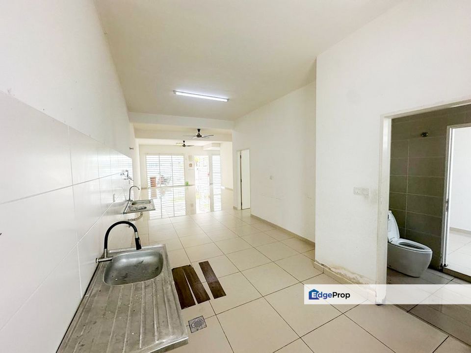 S2 Heights@ Seremban 2 FREEHOLD Landed 2 Storey Terrace 4+1 Room 4 Baths 2830sqft Security Guarded New Area Below Market Value , Negeri Sembilan, Siliau