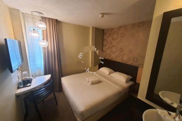 Hotel at Taman Kota Laksamana for sale