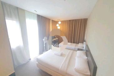 Hotel at Taman Kota Laksamana for sale