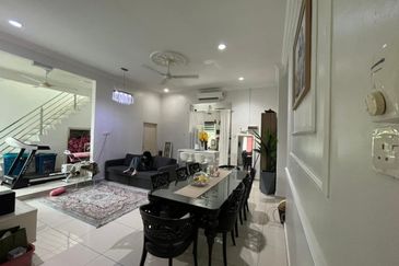 🏡 Freehold Bungalow House for Sale – Prime Location near Bandar Maharani!