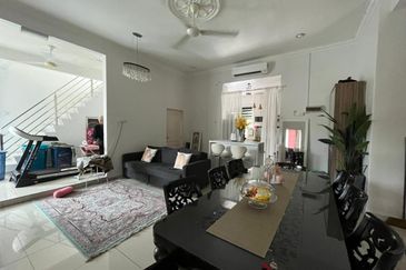 🏡 Freehold Bungalow House for Sale – Prime Location near Bandar Maharani!