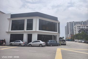 Pusat Perniagaan Jalan Raja Uda