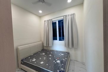 🌅 Luxury Seaview Condo @ Quay West, Bayan Lepas | Fully Furnished | RM3,000 Only!