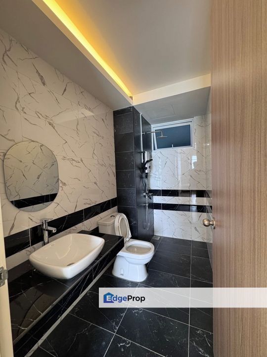🌅 Luxury Seaview Condo @ Quay West, Bayan Lepas | Fully Furnished | RM3,000 Only!, Penang, Bayan Lepas