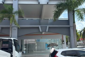 🏢 Prime Shop Lot（Corner Unit） for Rent – Raja Uda, Butterworth