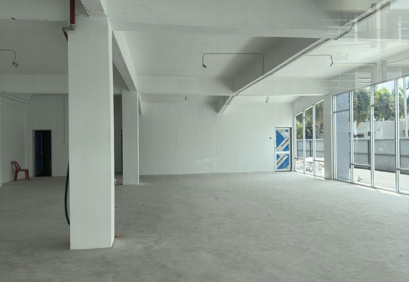 🏢 Prime Shop Lot（Corner Unit） for Rent – Raja Uda, Butterworth