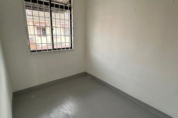 🏡 End Lot Double-Storey House for Rent – Taman KTC 3, Kulim, Kedah