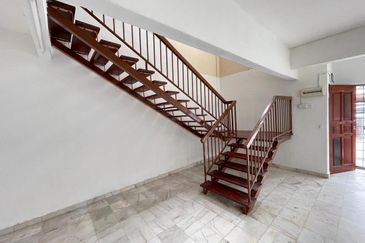 🏡 End Lot Double-Storey House for Rent – Taman KTC 3, Kulim, Kedah