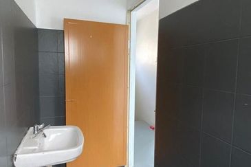 🏡 Batu Kawan 2-Storey Terrace House for Rent – Strategic Location!