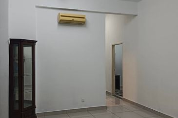 Setia Triangle Persiaran Kelicap