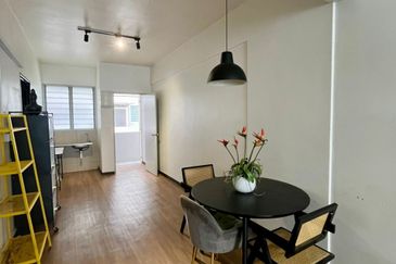 Flat in alma for sale