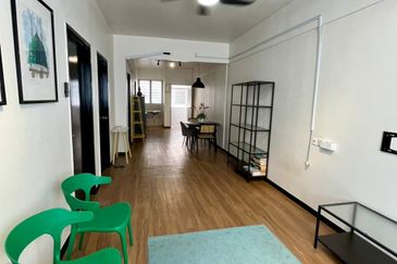 Flat in alma for sale