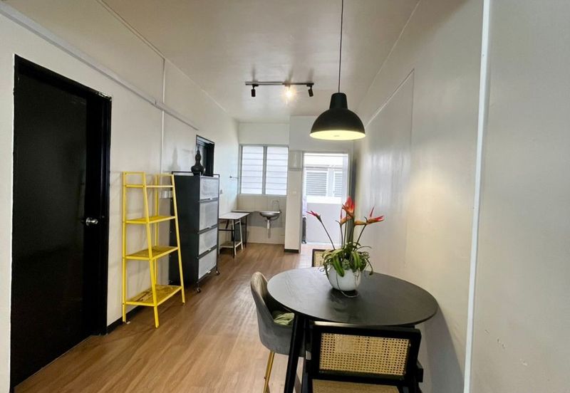 Flat in alma for sale