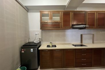 Coastal Tower, Ratu Mutiara