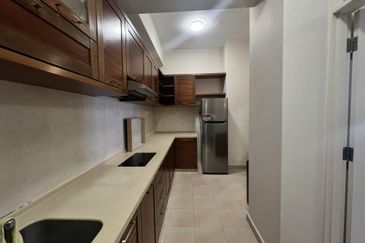 Coastal Tower, Ratu Mutiara