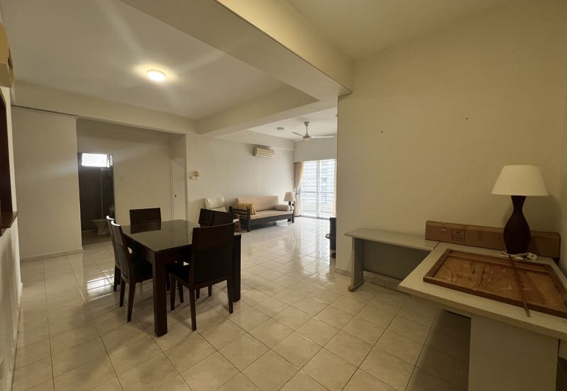 Coastal Tower, Ratu Mutiara