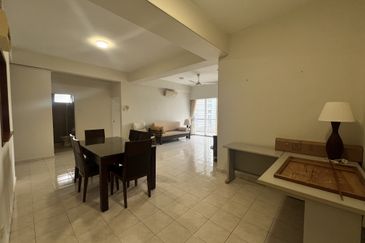 Coastal Tower, Ratu Mutiara