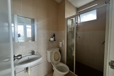 Coastal Tower, Ratu Mutiara