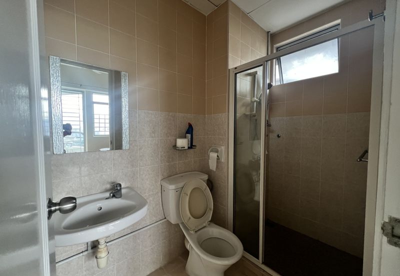 Coastal Tower, Ratu Mutiara