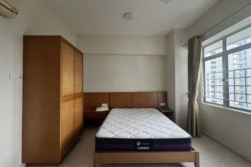 Coastal Tower, Ratu Mutiara