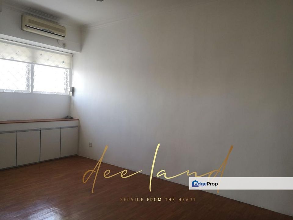 Double-Storey Semi-Detached House At Island Park For Sale, Penang, Greenlane