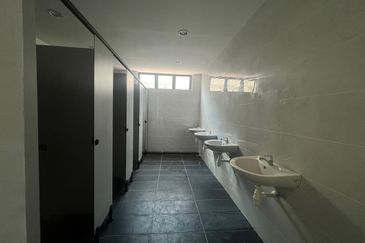 Retail Space With Carpark For Rent In Love Lane  Georgetown